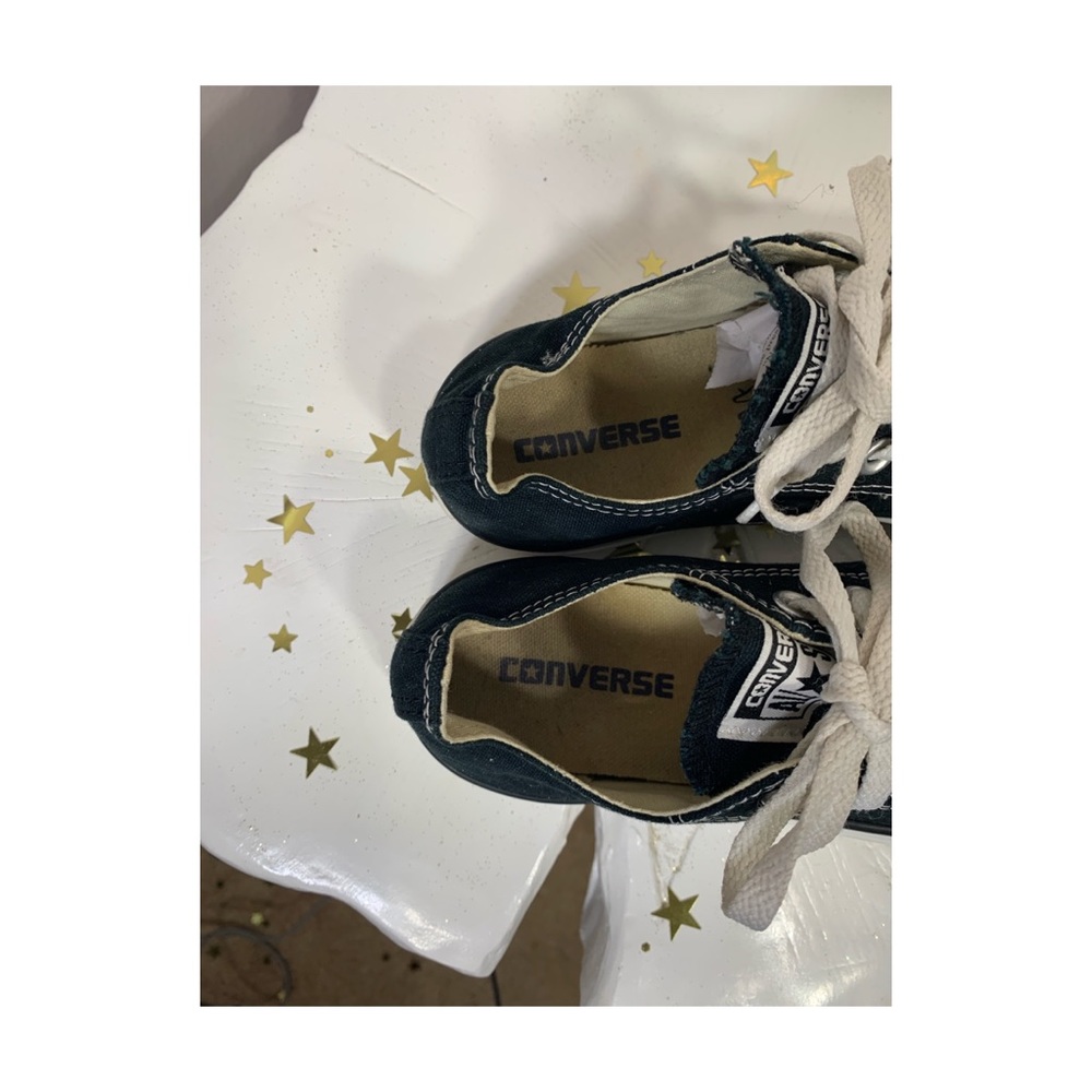 Lightly used converse - Picture 2 of 2
